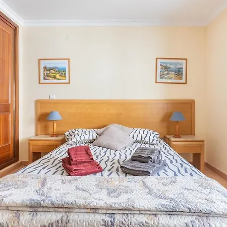 Duplex Flat - 2 Ensuite Bedrooms 5 Mins From Apartment
