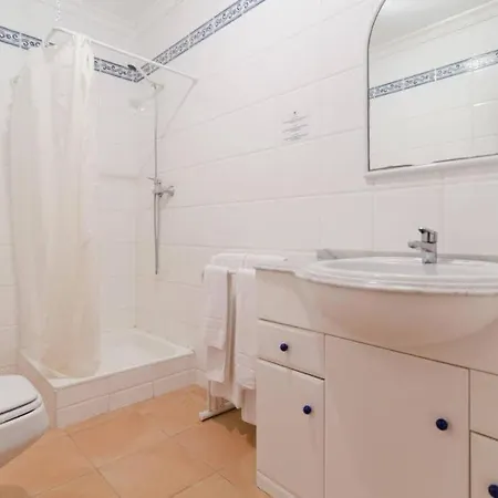 Duplex Flat - 2 Ensuite Bedrooms 5 Mins From * Portimao